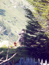 André bläst das Alphorn