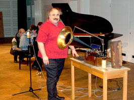 Auch Mr. Edisons Phonograph ist beim Experiment dabei